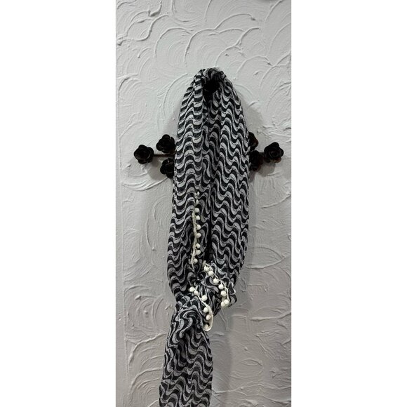 Victoria Secret Scarf - Picture 5 of 6